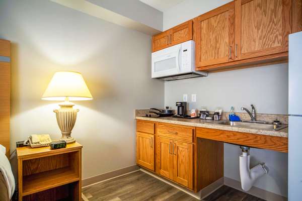 Suite - Suburban Studios Grand Island