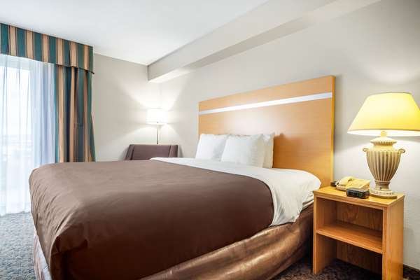 Suite - Suburban Studios Grand Island