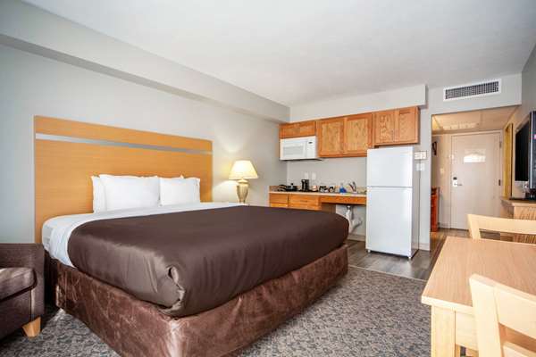 Suite - Suburban Studios Grand Island