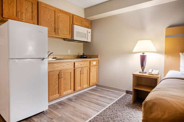 Suite - Suburban Studios Grand Island