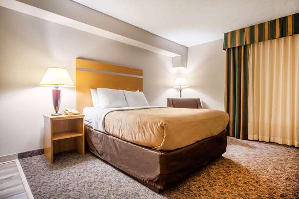 Suite - Suburban Studios Grand Island