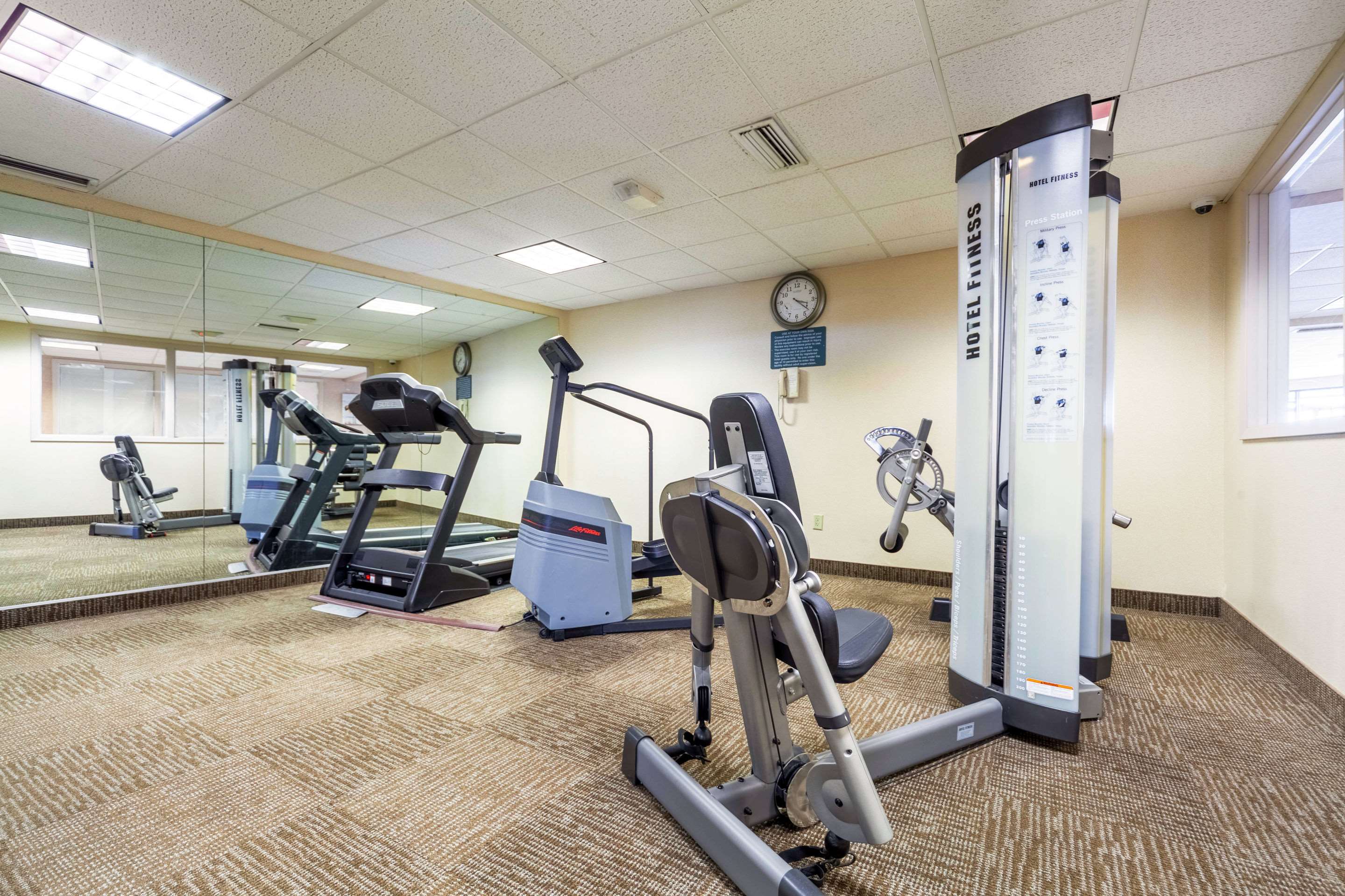 Exercise room | Suburban Studios I-80 Grand Island