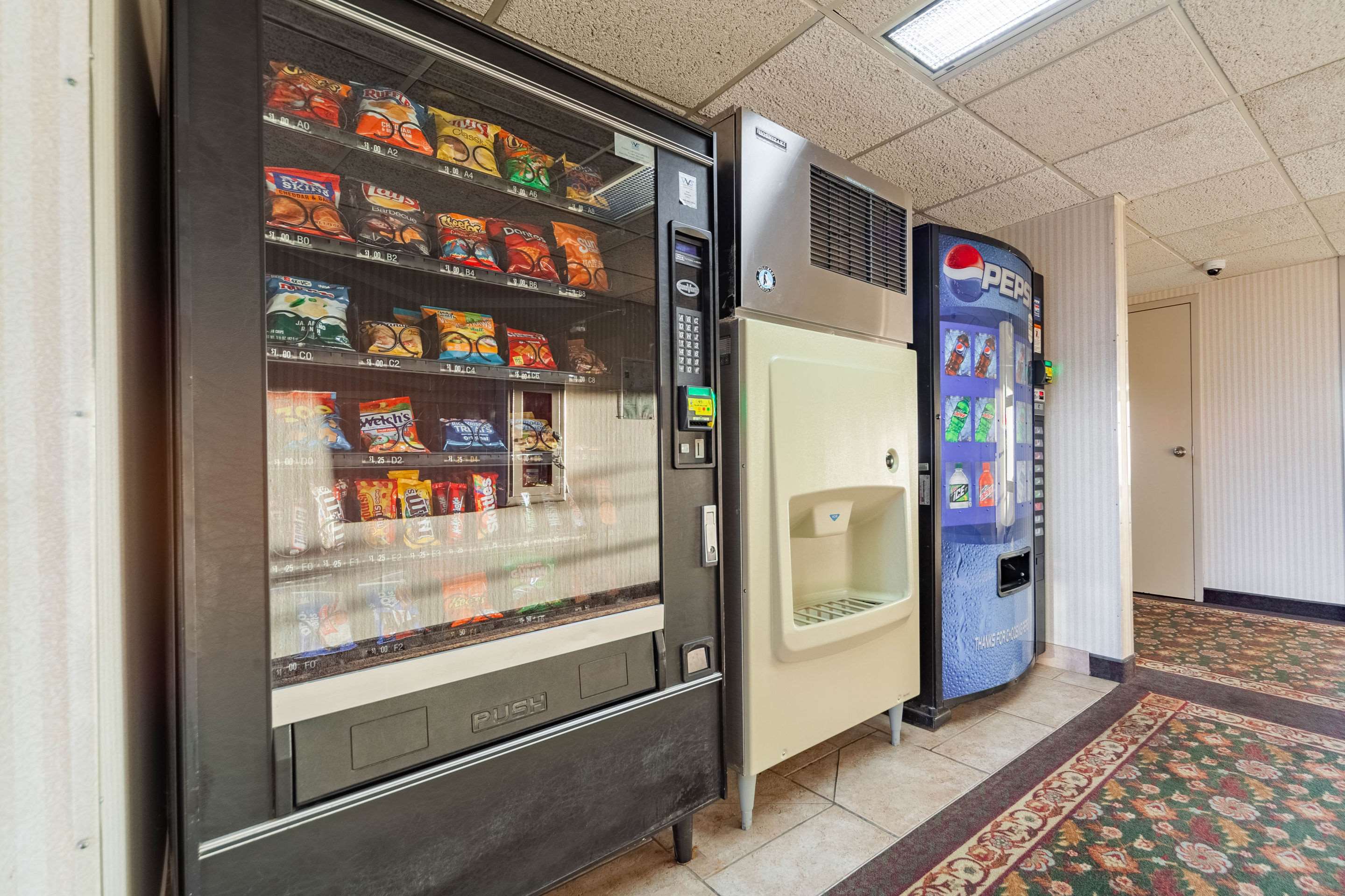Hotel marketplace | Suburban Studios I-80 Grand Island