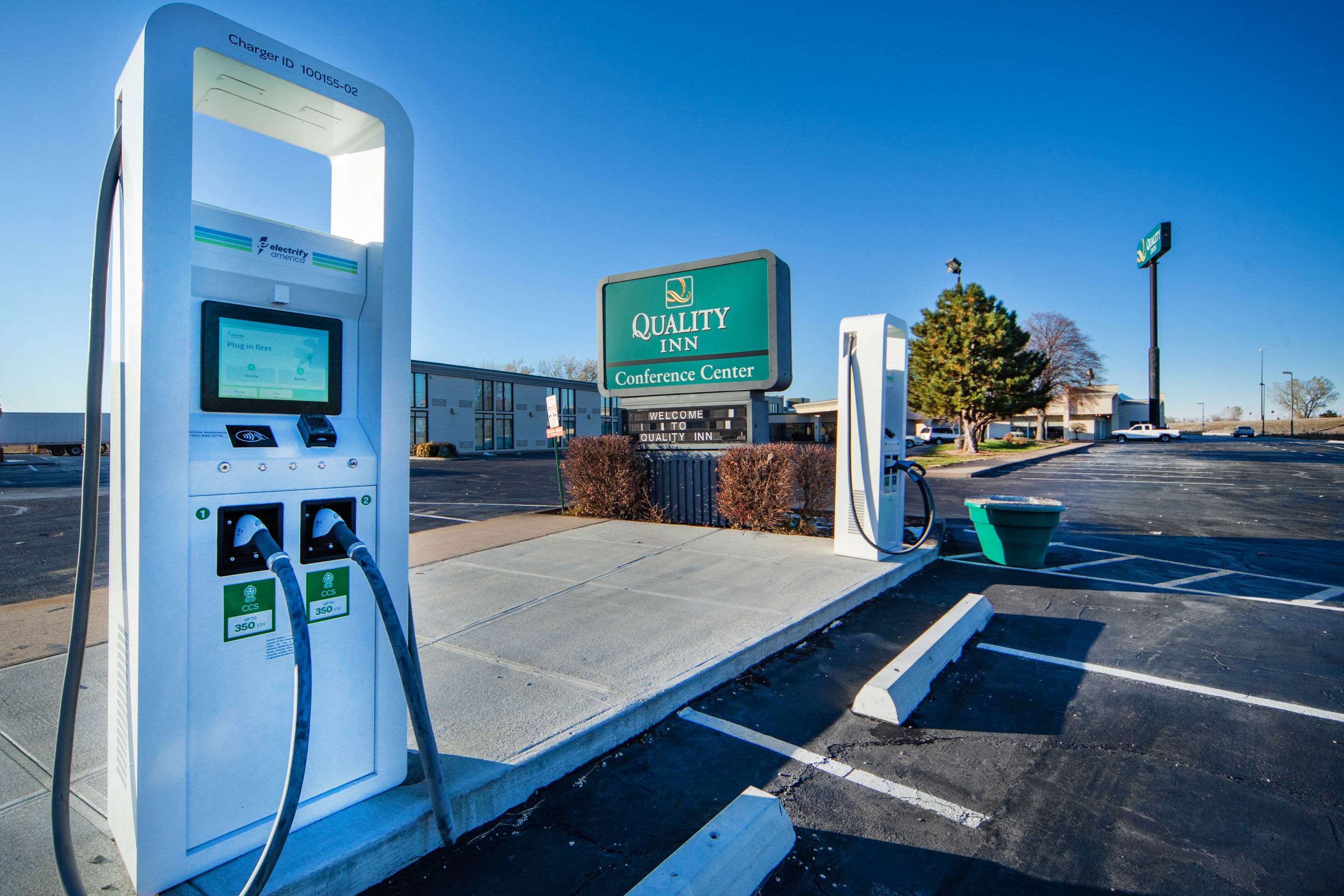 Charging station | Suburban Studios I-80 Grand Island