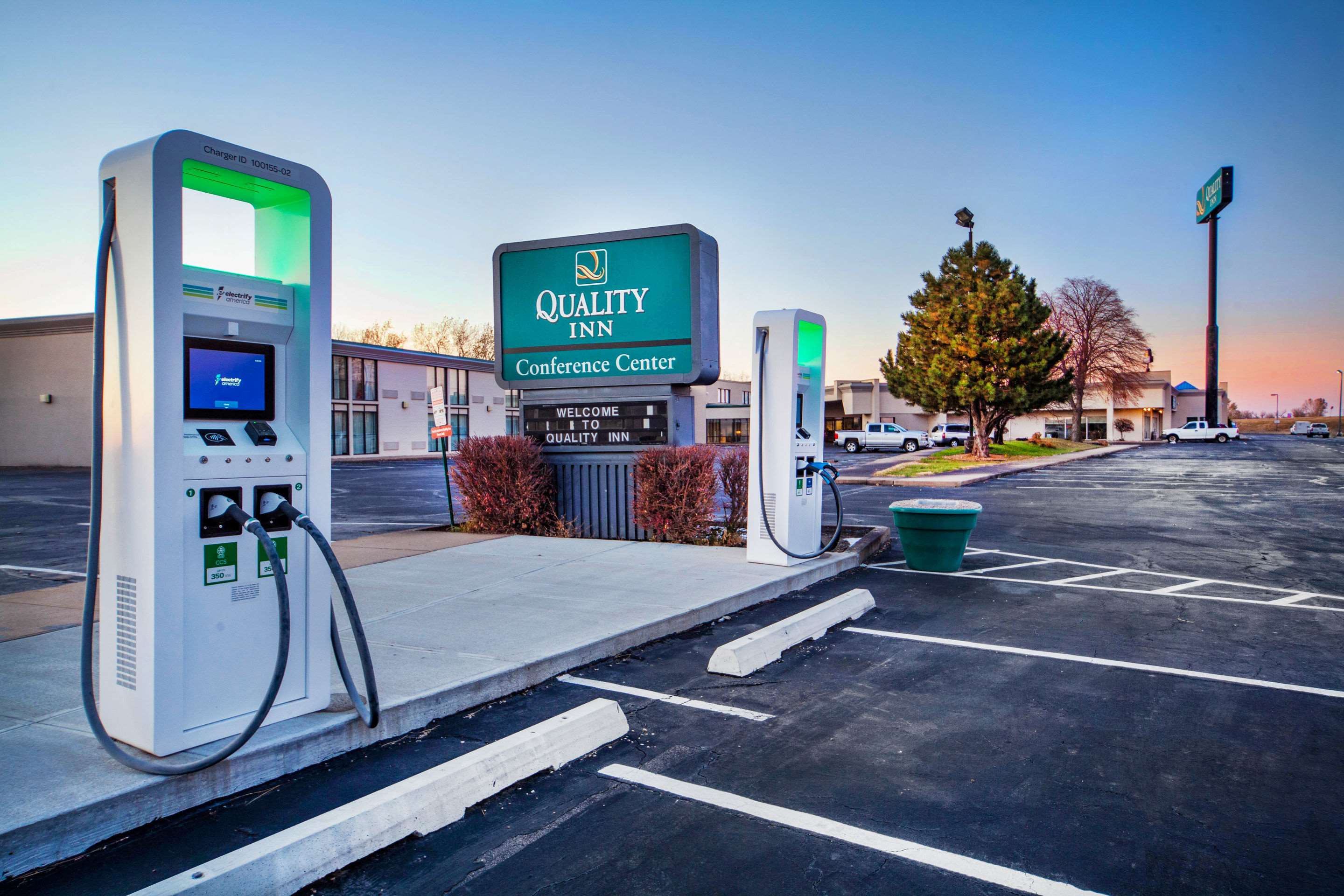 Charging station | Suburban Studios I-80 Grand Island