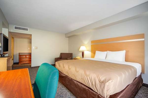 Suite - Suburban Studios Grand Island