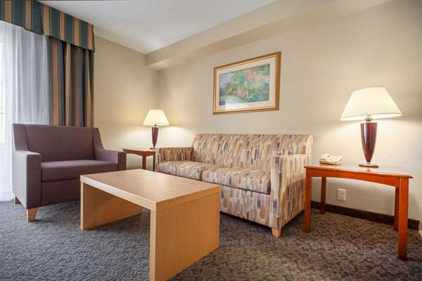 Suite - Suburban Studios Grand Island