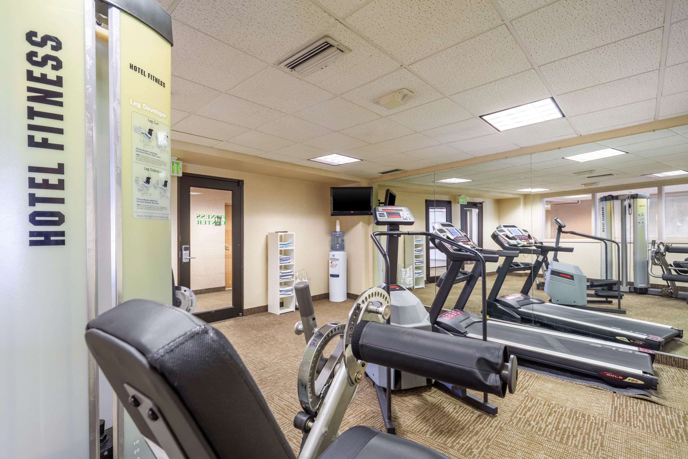 Exercise room | Suburban Studios I-80 Grand Island