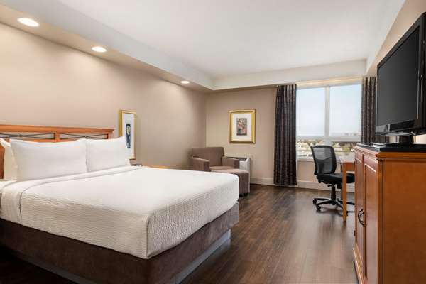 - Royal Hotel Calgary