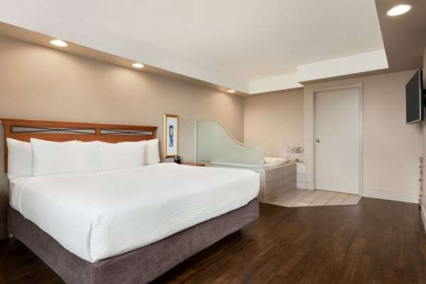 Suite - Royal Hotel Calgary