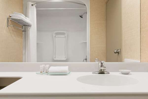  - Royal Hotel Calgary