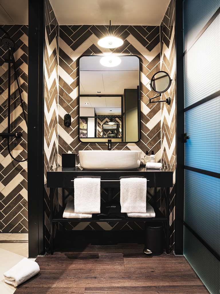 Ameron Munchen Motorworld-guestroom-Guest Room,Bathroom,On-Site.jpg