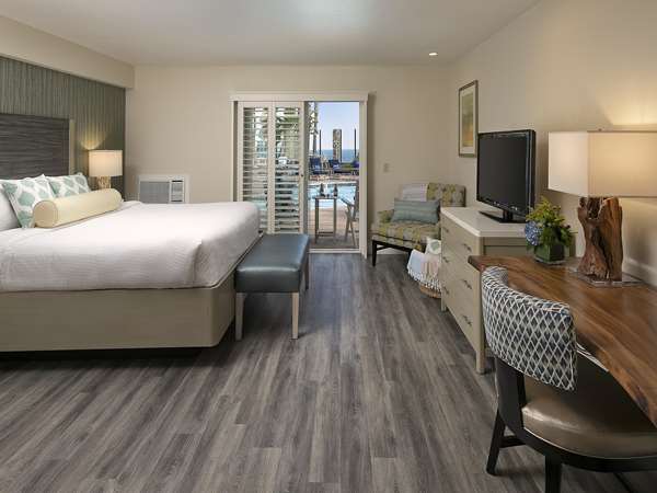 Pool - Inn at the Cove Pismo Beach