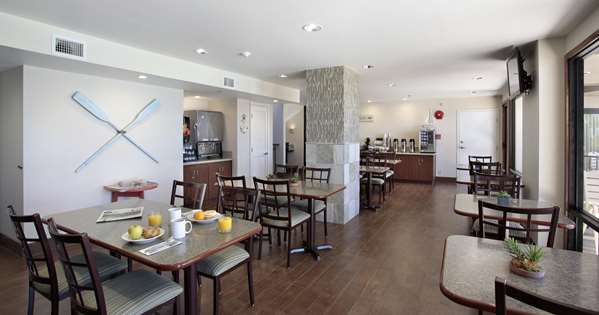 Restaurant - Inn at the Cove Pismo Beach