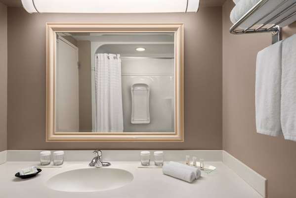  - Royal Hotel Regina