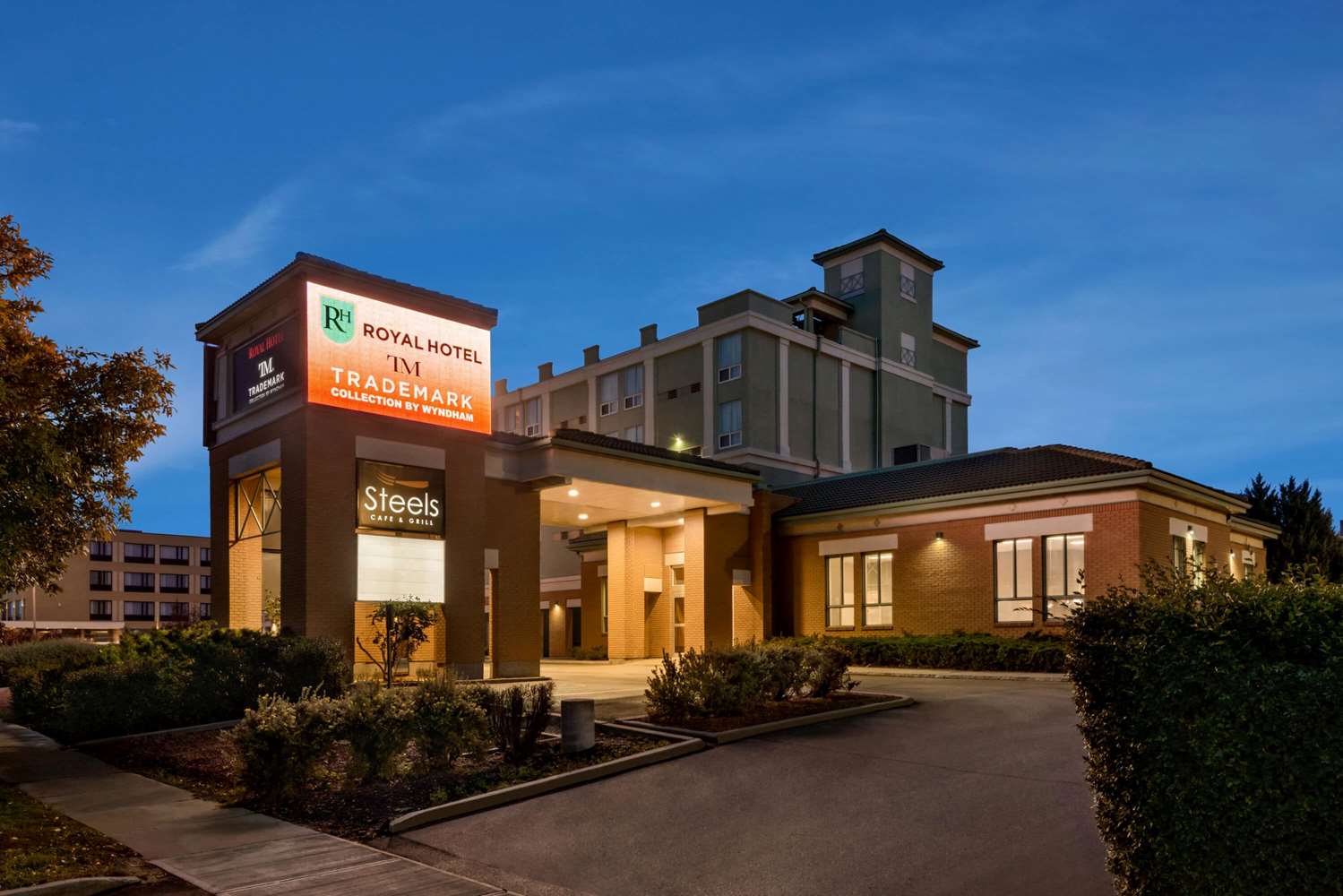 Royal Hotel Regina, SK See Discounts