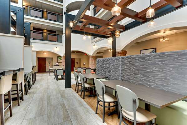 Restaurant - Drury Plaza Hotel Downtown St Paul - I-94, Exit 242A & 242C