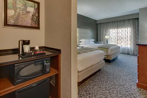  - Drury Inn & Suites Orange Village Beachwood - I-271, Exit 28B
