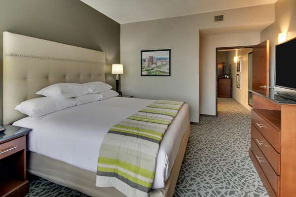  - Drury Inn & Suites Orange Village Beachwood - I-271, Exit 28B