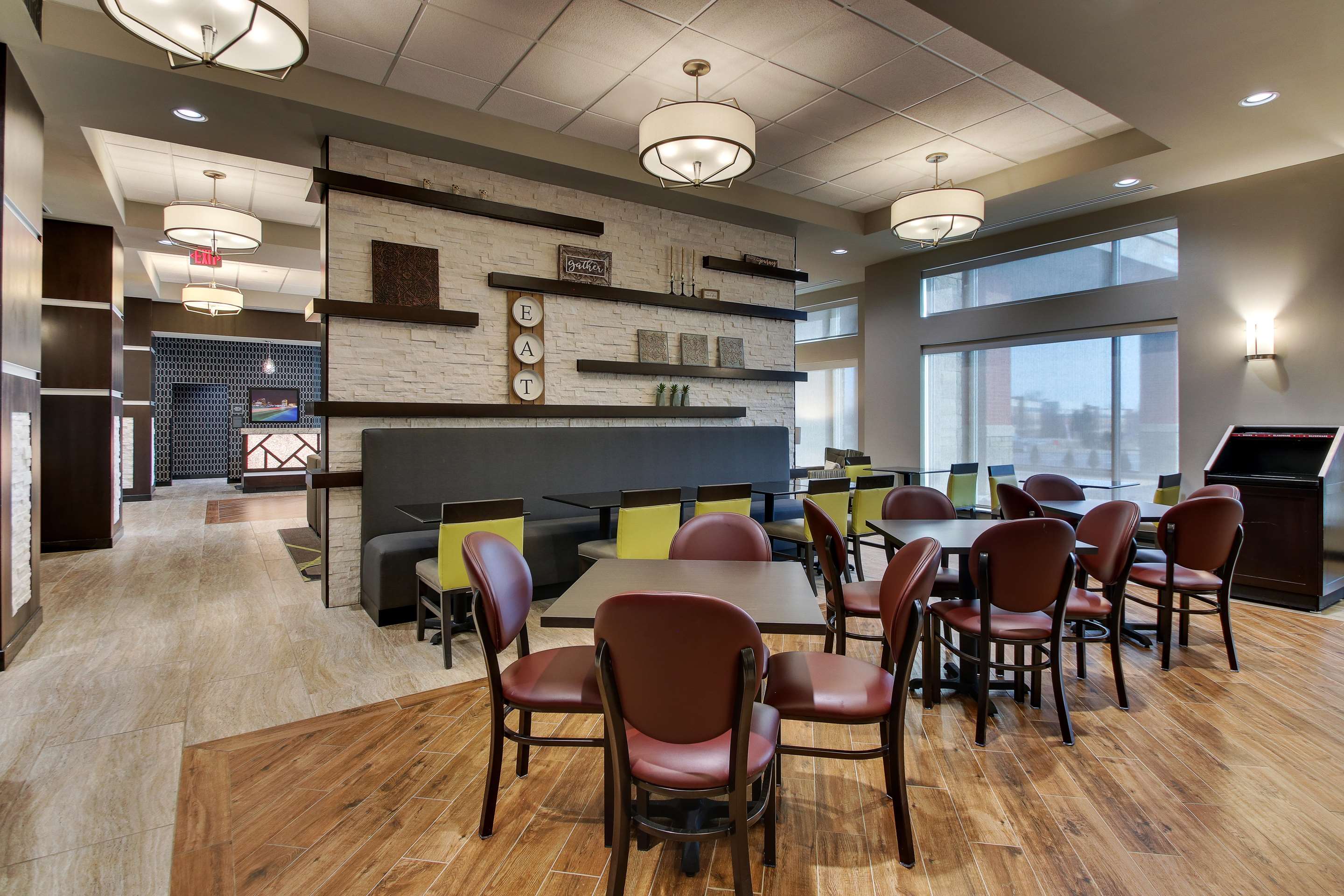 Dining Area | Drury Inn & Suites Cleveland Beachwood