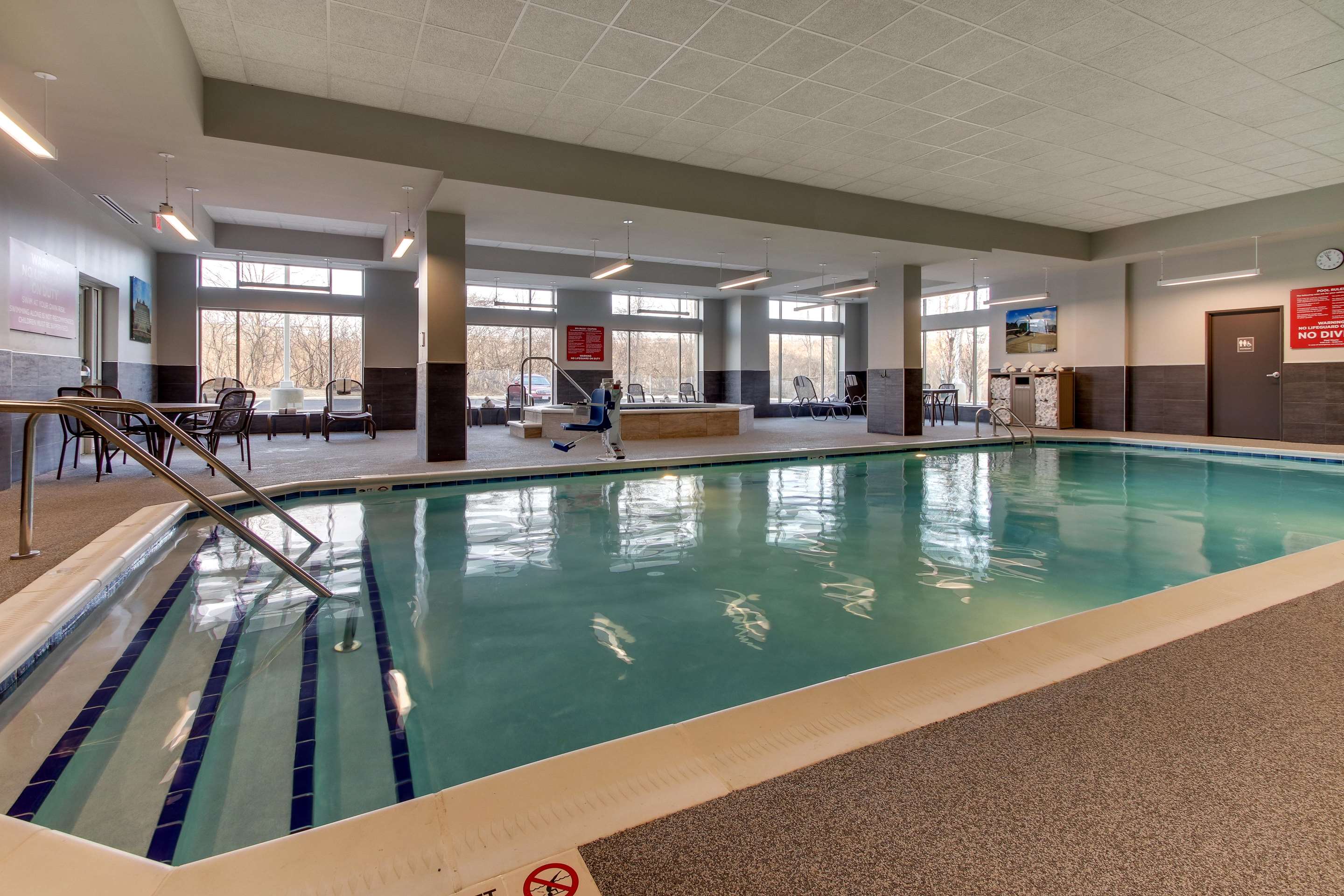 Pool | Drury Inn & Suites Cleveland Beachwood