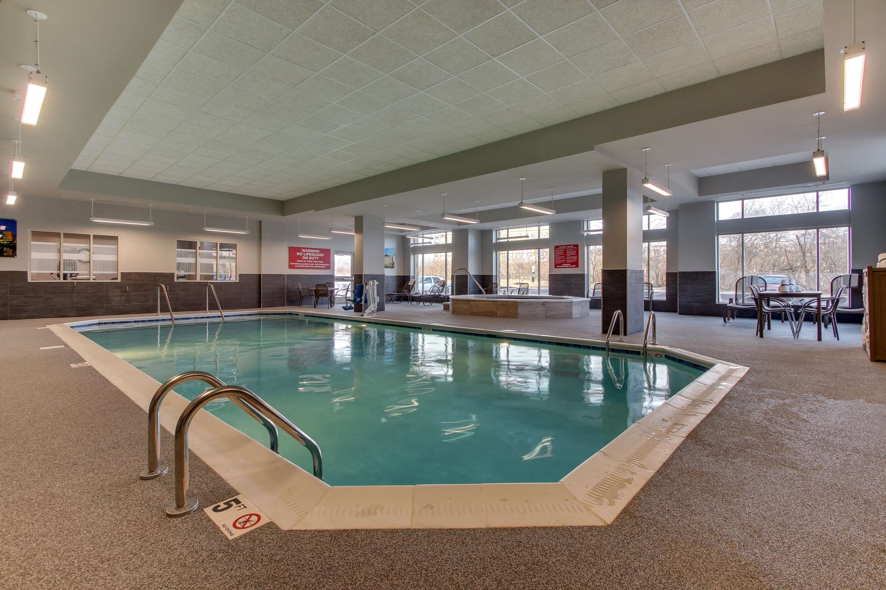 Pool | Drury Inn & Suites Cleveland Beachwood