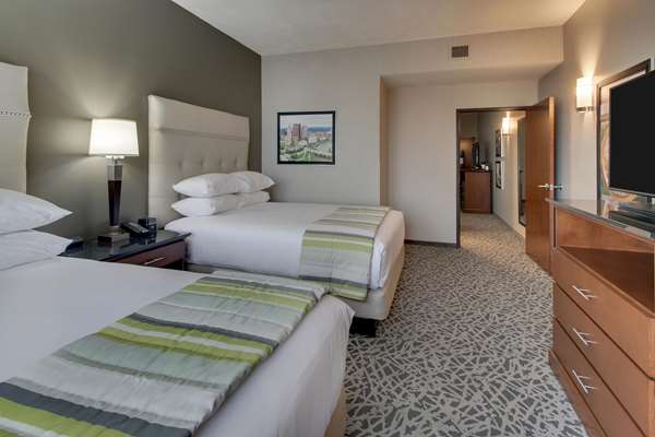  - Drury Inn & Suites Orange Village Beachwood - I-271, Exit 28B