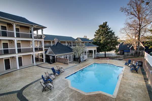 Pool - Hotel Finial Anniston