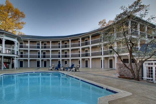 Pool - Hotel Finial Anniston