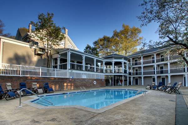 Pool - Hotel Finial Anniston