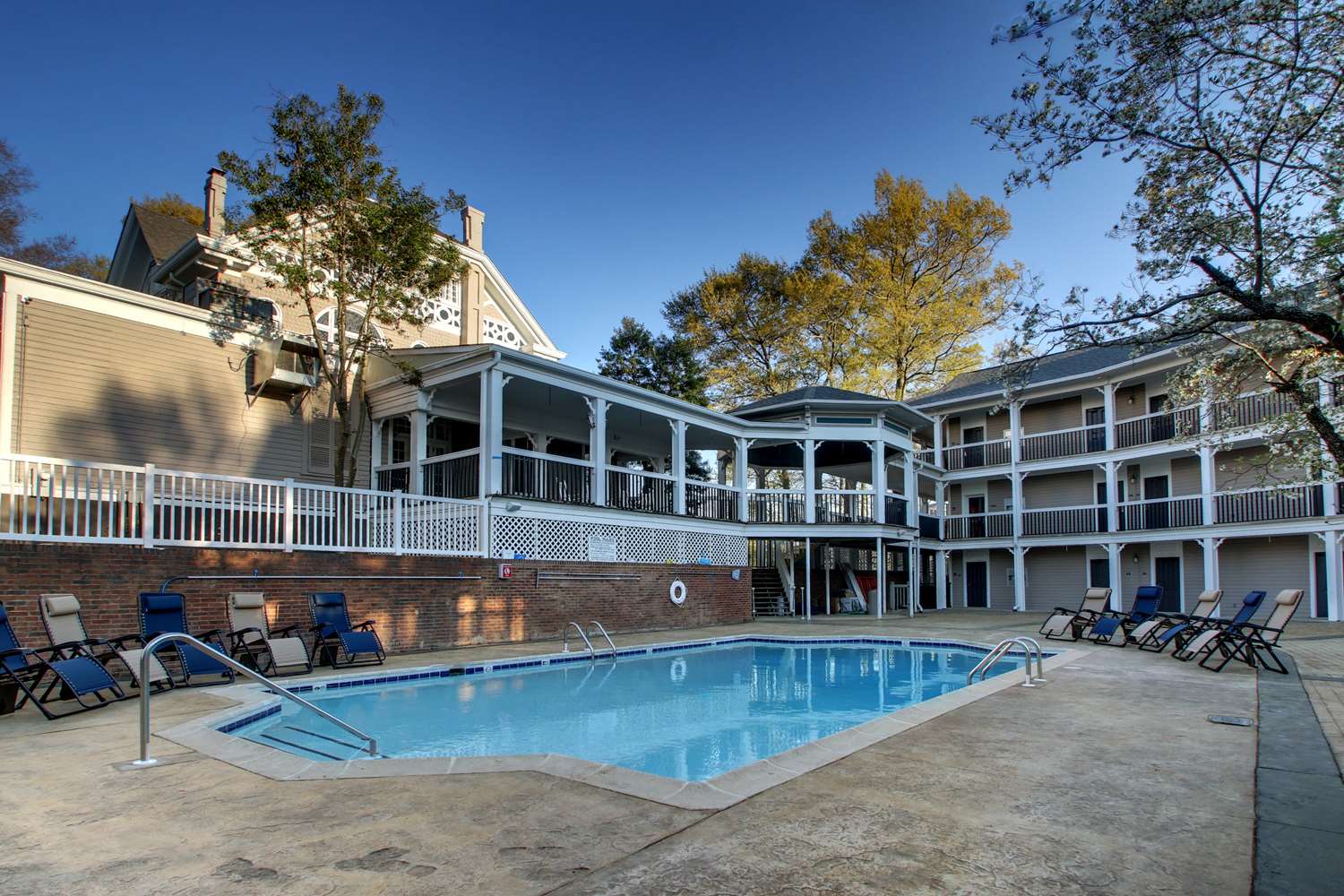 Hotel Finial Anniston, AL See Discounts