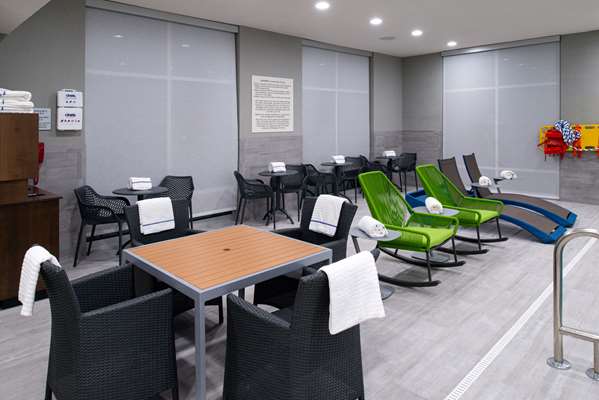 Pool - Hampton Inn & Suites Adrian