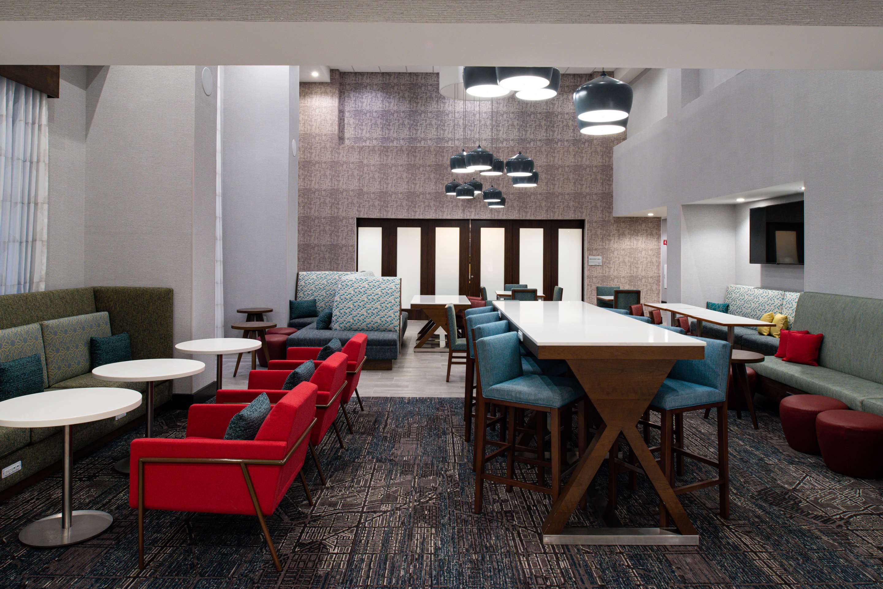 Breakfast Area | Hampton Inn & Suites Adrian, Mi