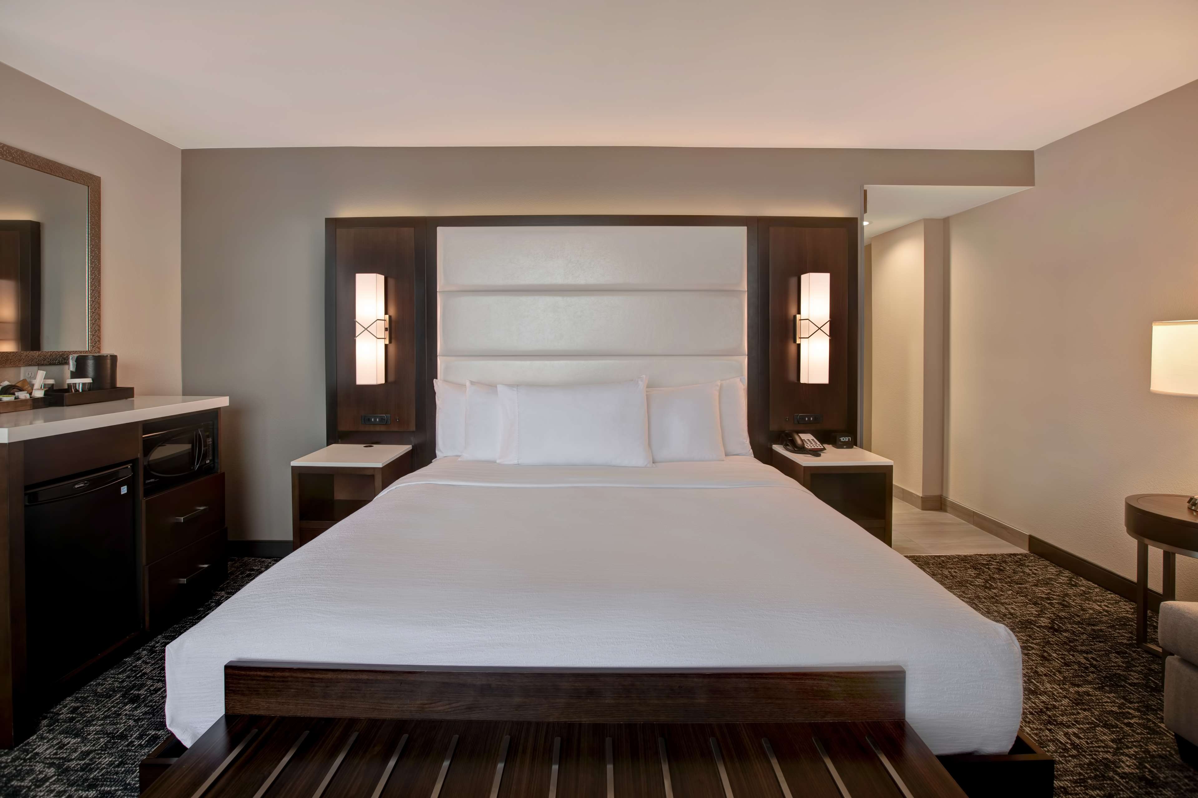 Embassy Suites By Hilton Oklahoma City Northwest Room Type - 1 KING BED ONE ROOM STUDIO