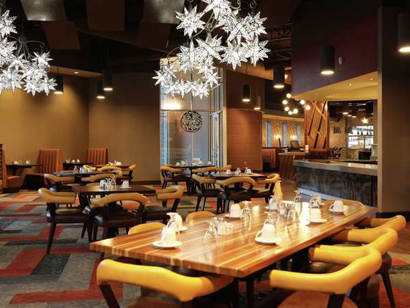 Restaurant - DoubleTree by Hilton Southwest Omaha - I-80, Exit 449