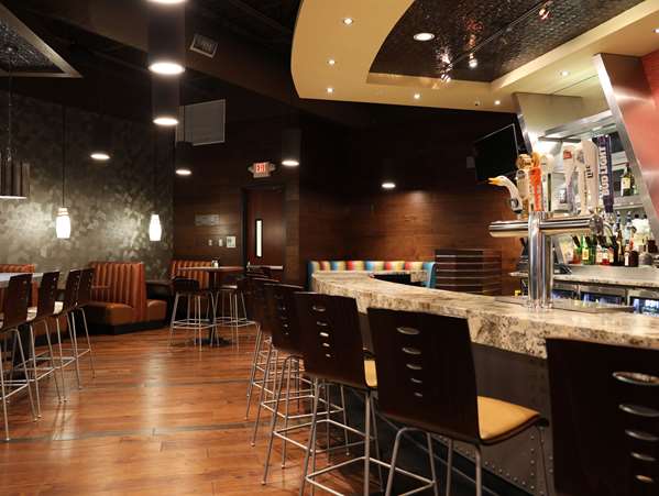 Bar - DoubleTree by Hilton Southwest Omaha - I-80, Exit 449