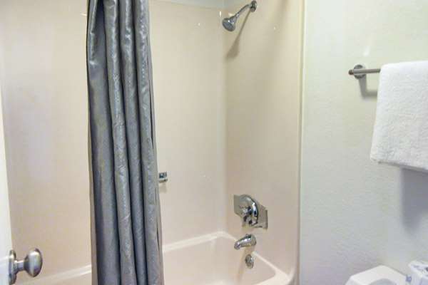  - Rodeway Inn Altoona - I-99, Exit 31