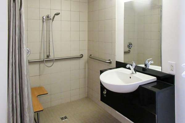  - Rodeway Inn Altoona - I-99, Exit 31