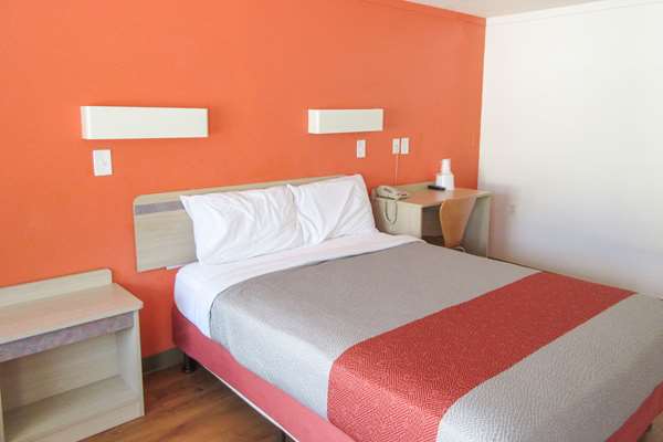  - Rodeway Inn Altoona - I-99, Exit 31