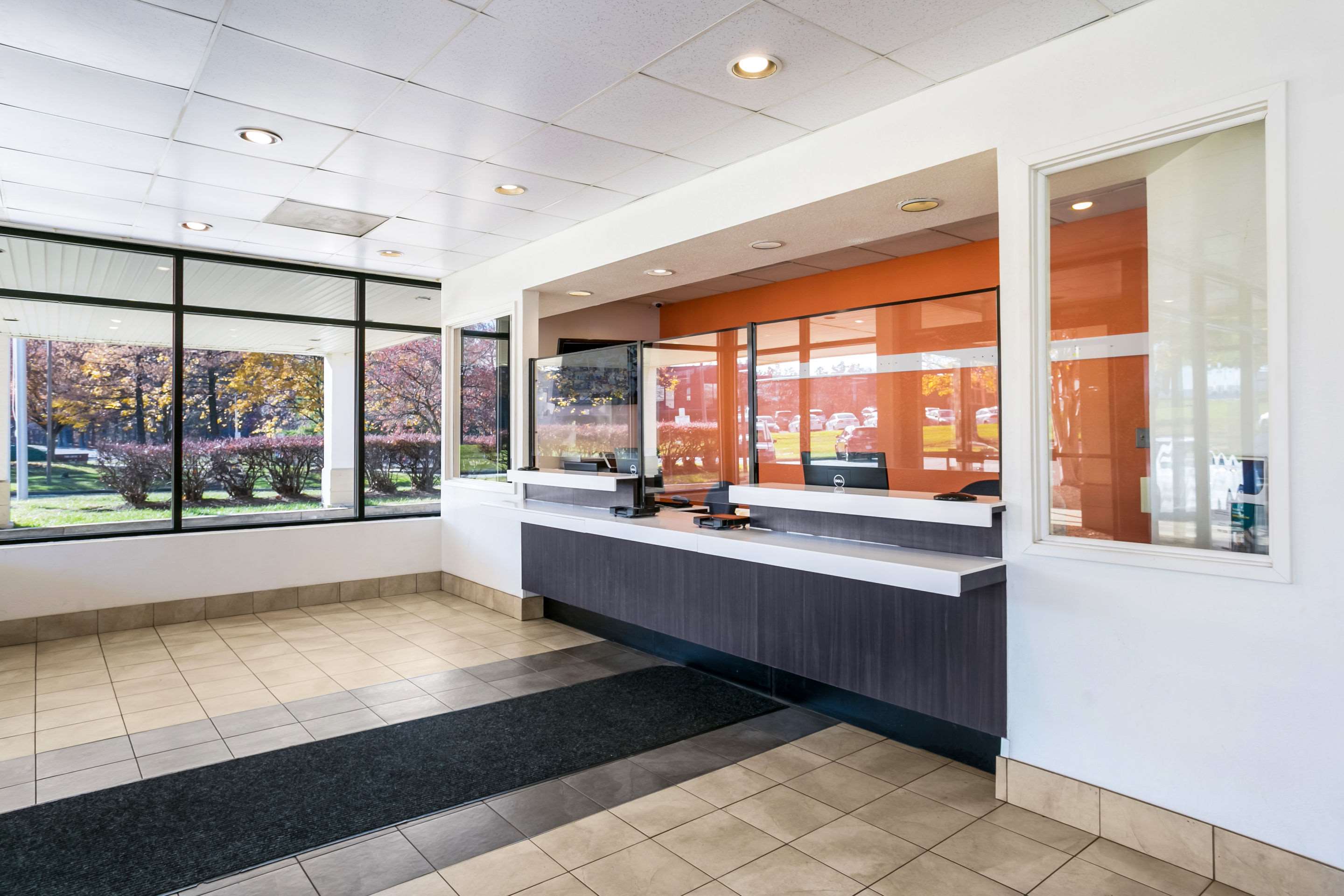 Front desk | Rodeway Inn Baltimore - Inner Harbor South