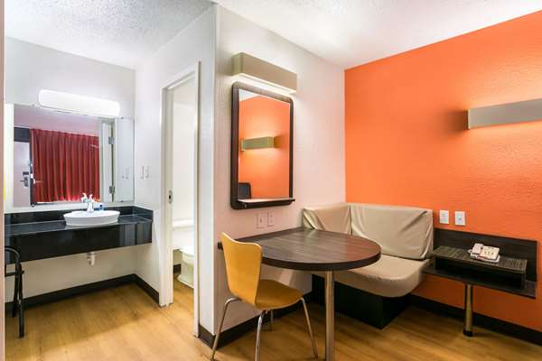  - Rodeway Inn Baltimore - I-95, Exit 50