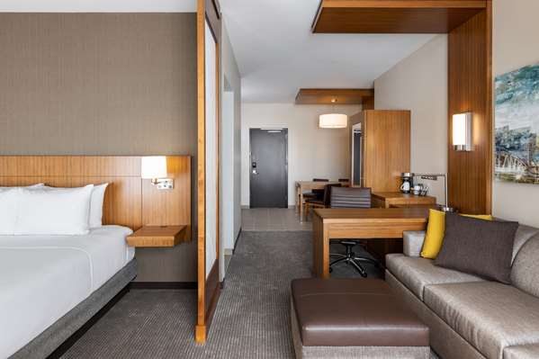  - Hyatt Place Hotel Centennial Park Atlanta - I-75 & I-85, Exit 249B & 249C