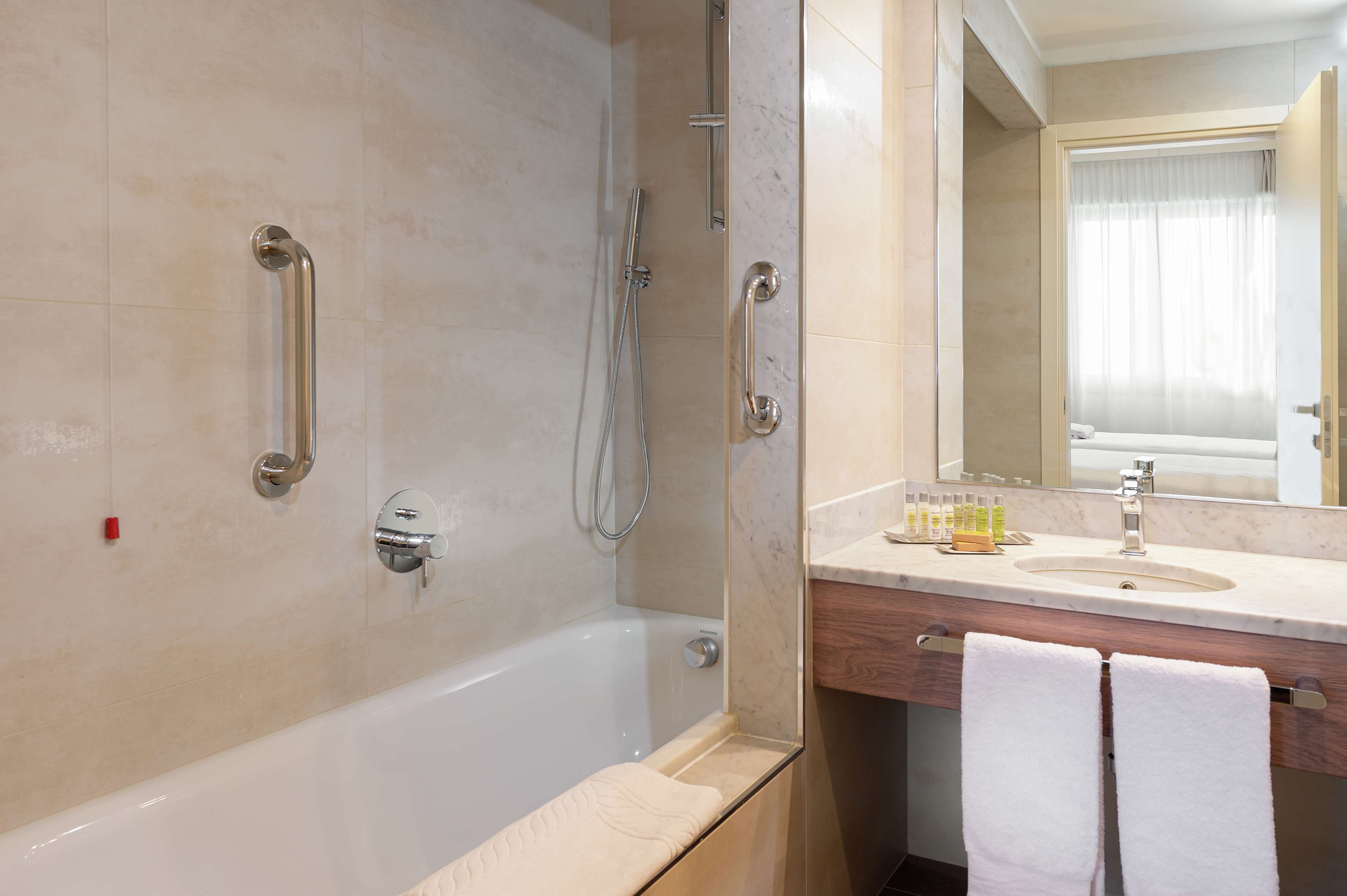 DoubleTree by Hilton Brescia Room Type - TWO DBL BEDS ONE BEDRM STE