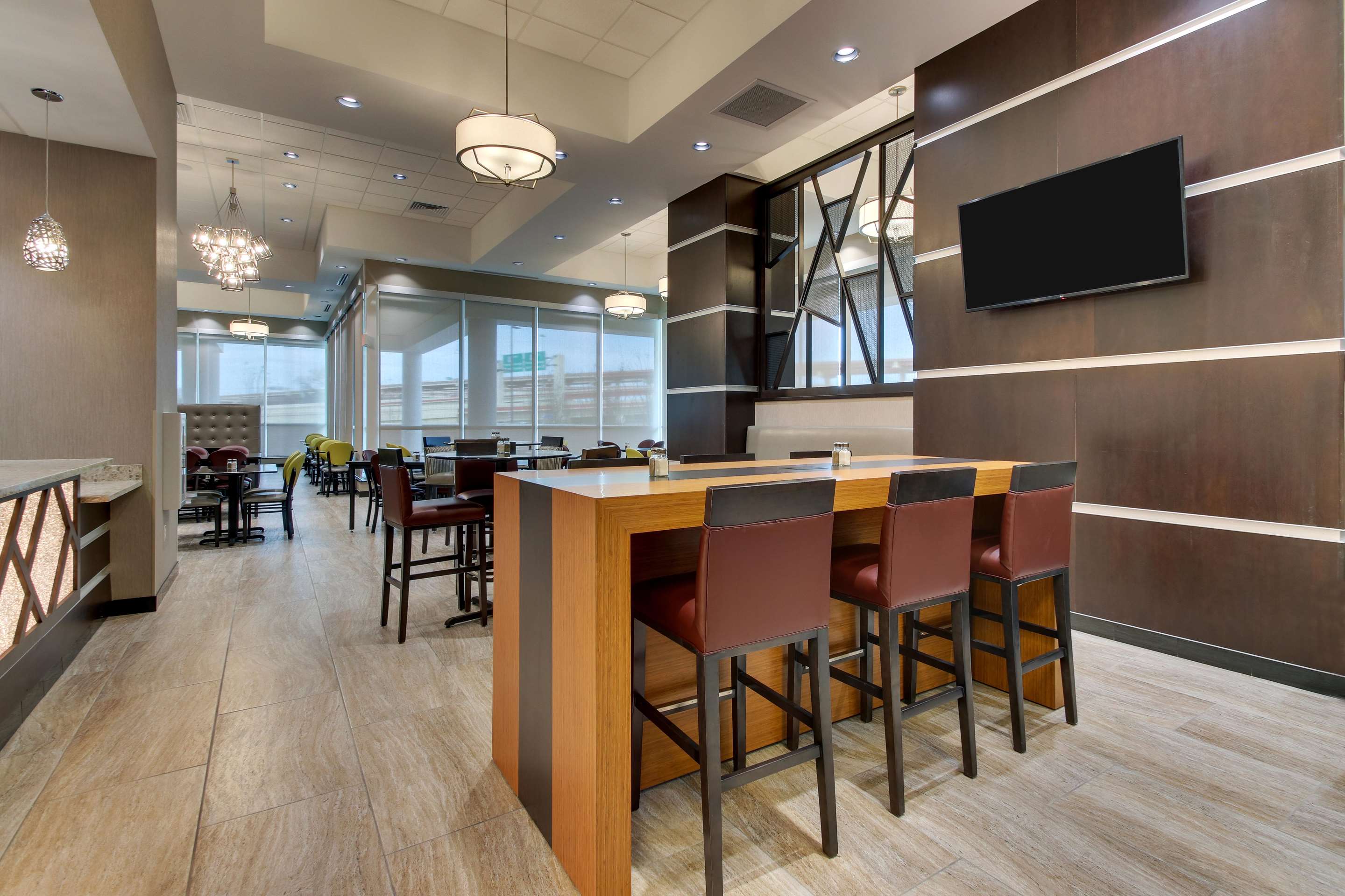 Dining Area | Drury Plaza Hotel Dallas Richardson