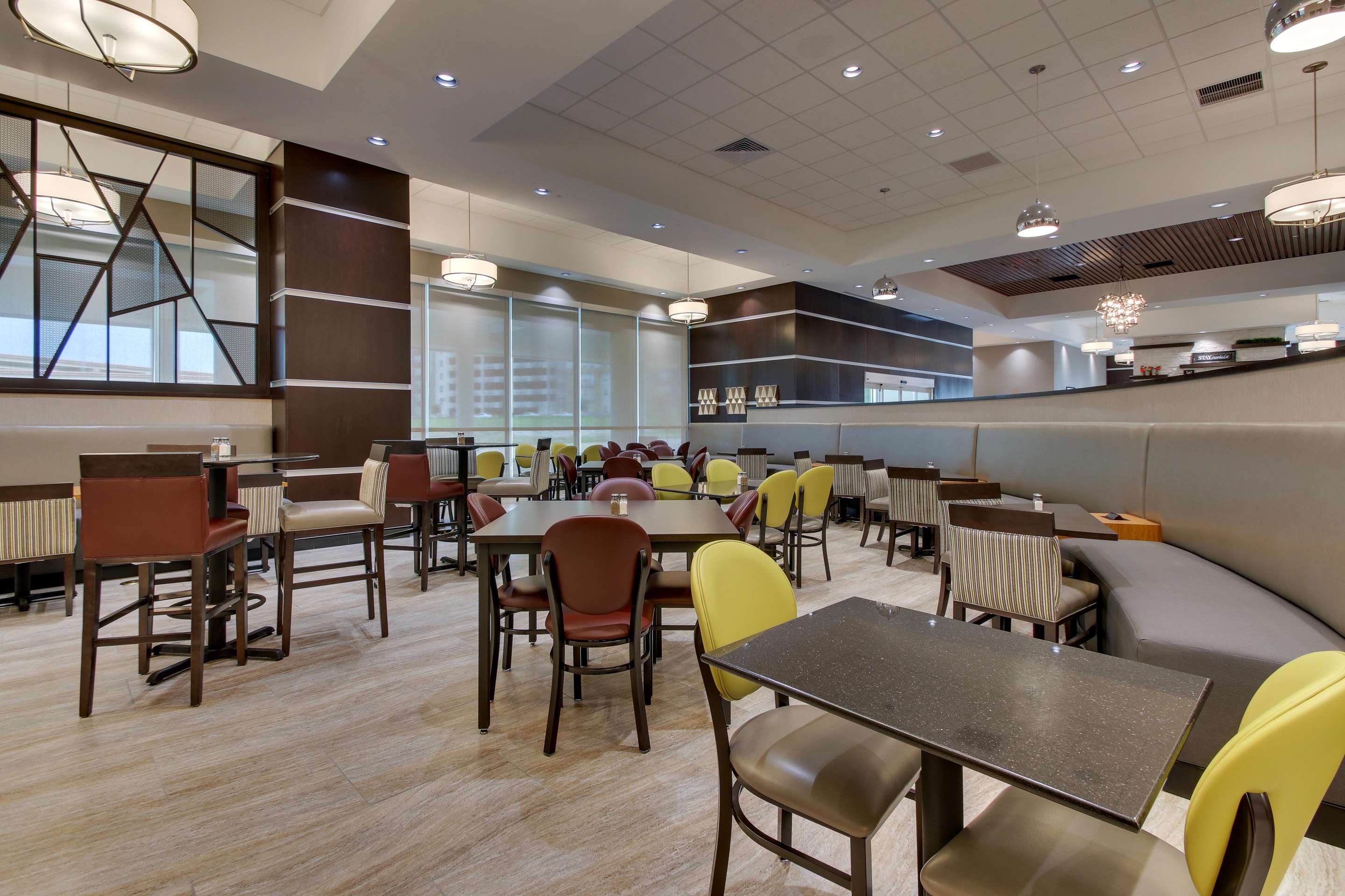 Dining Area | Drury Plaza Hotel Dallas Richardson