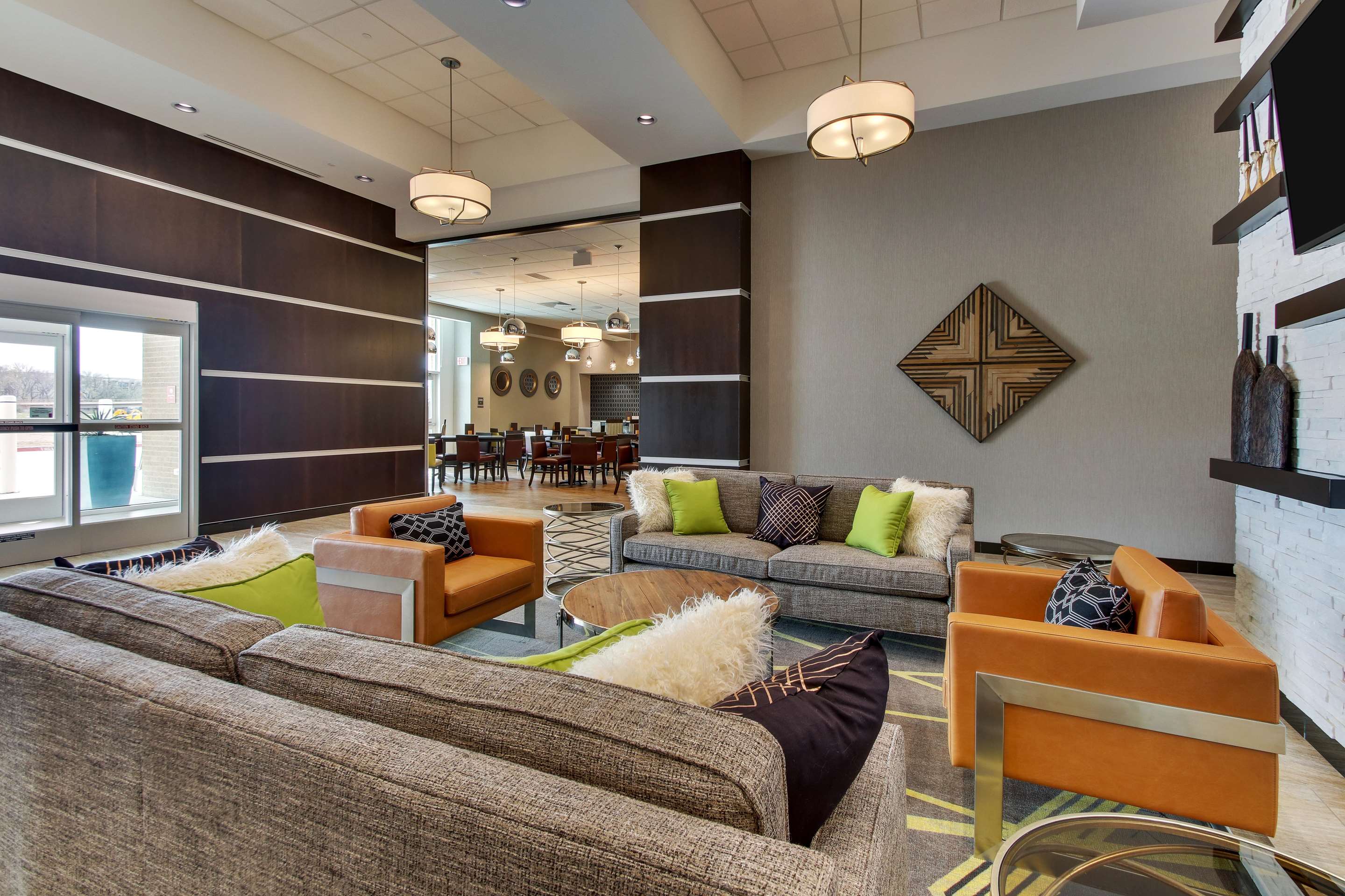 Restaurant and Bar | Drury Plaza Hotel Dallas Richardson