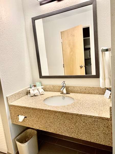  - Best Western Oswego Hotel