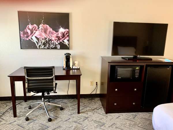  - Best Western Oswego Hotel