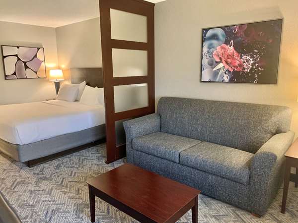 Suite - Best Western Oswego Hotel
