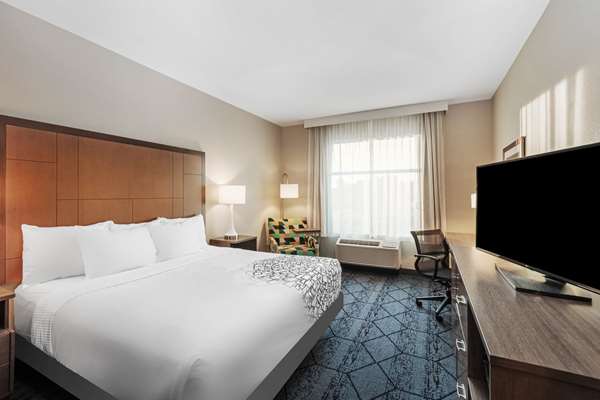  - La Quinta Inn & Suites Beacon Hill Kansas City